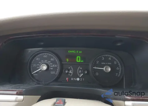 2006 Lincoln Town Car Designer Series from USA, damaged, VIN 1LNHM83V96Y619537